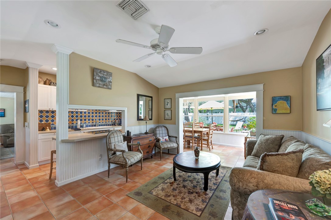 645 Acacia Road