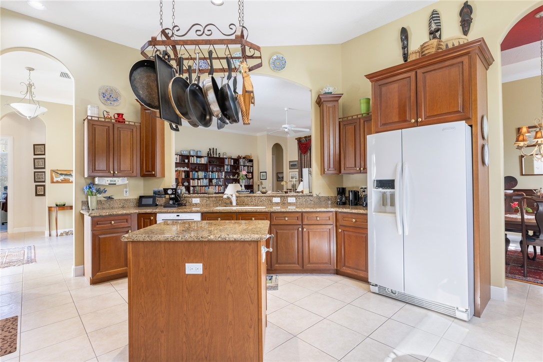 1389 W Island Club Square