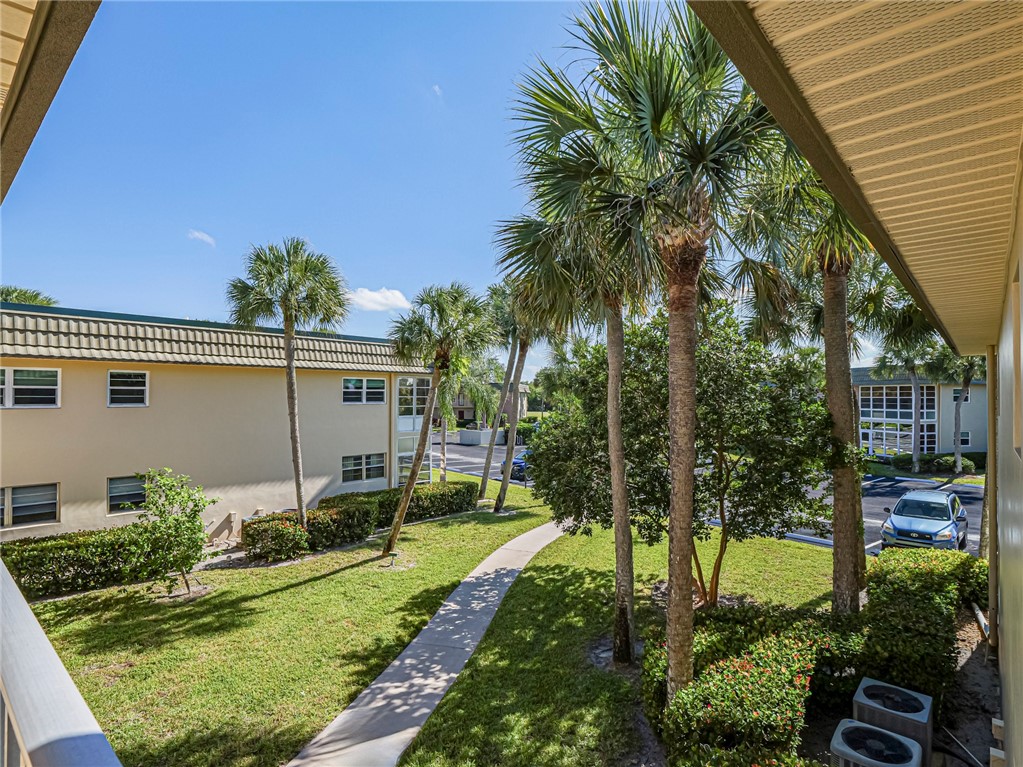 28 Vista Gardens Trail 201