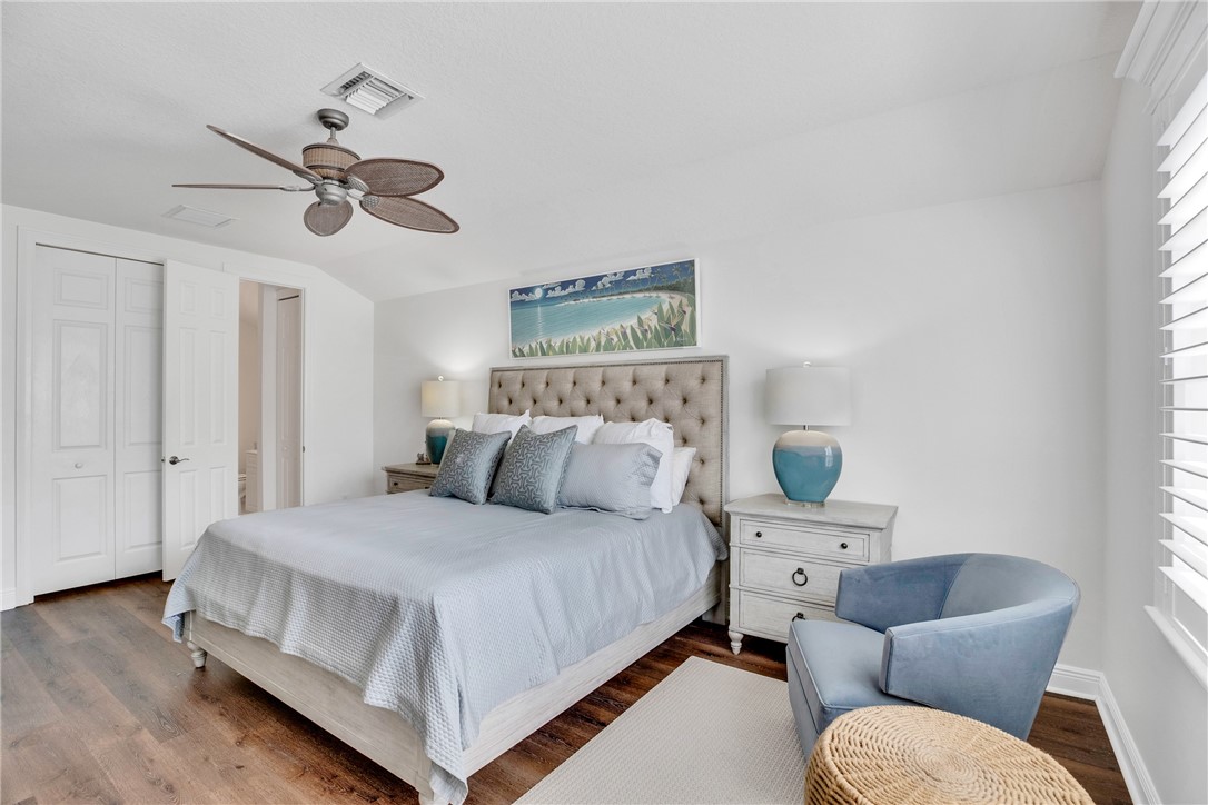 1441 W Island Club Square