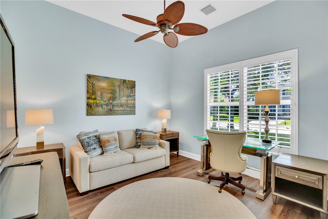1441 W Island Club Square