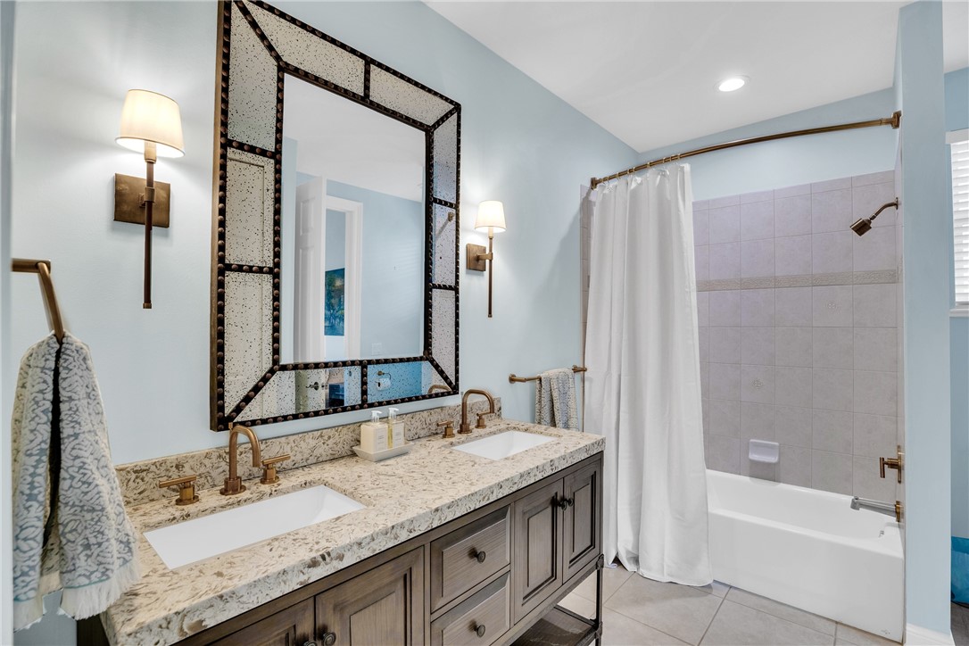 1441 W Island Club Square