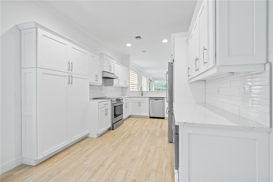 1255 Saint Georges Lane
