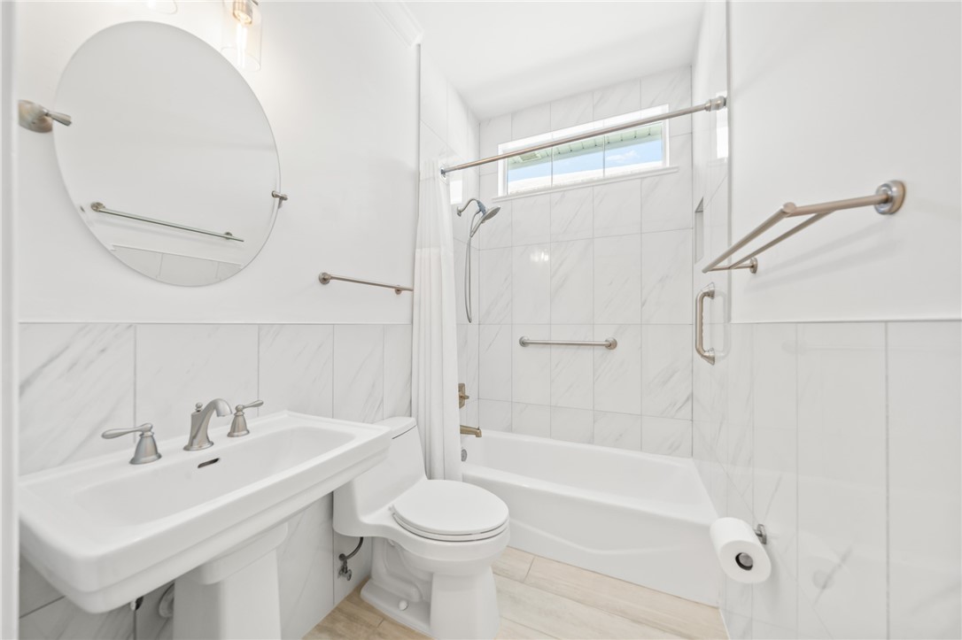 1255 Saint Georges Lane
