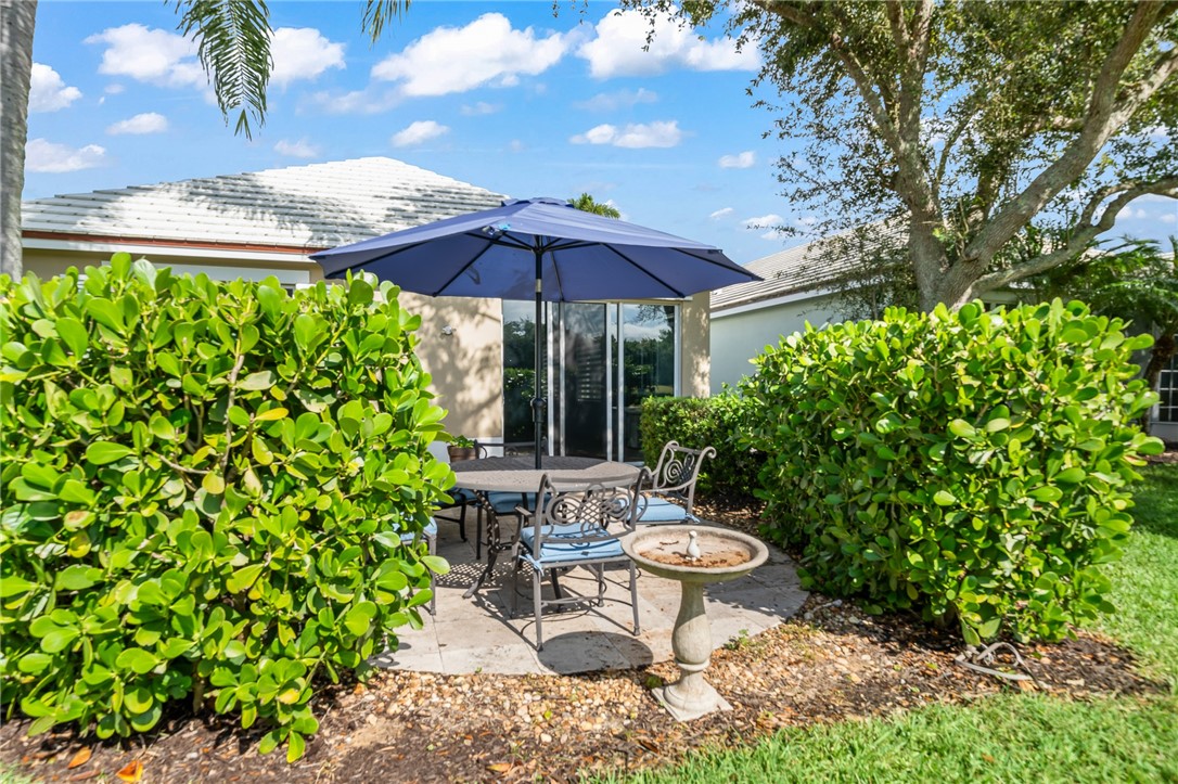 1255 Saint Georges Lane