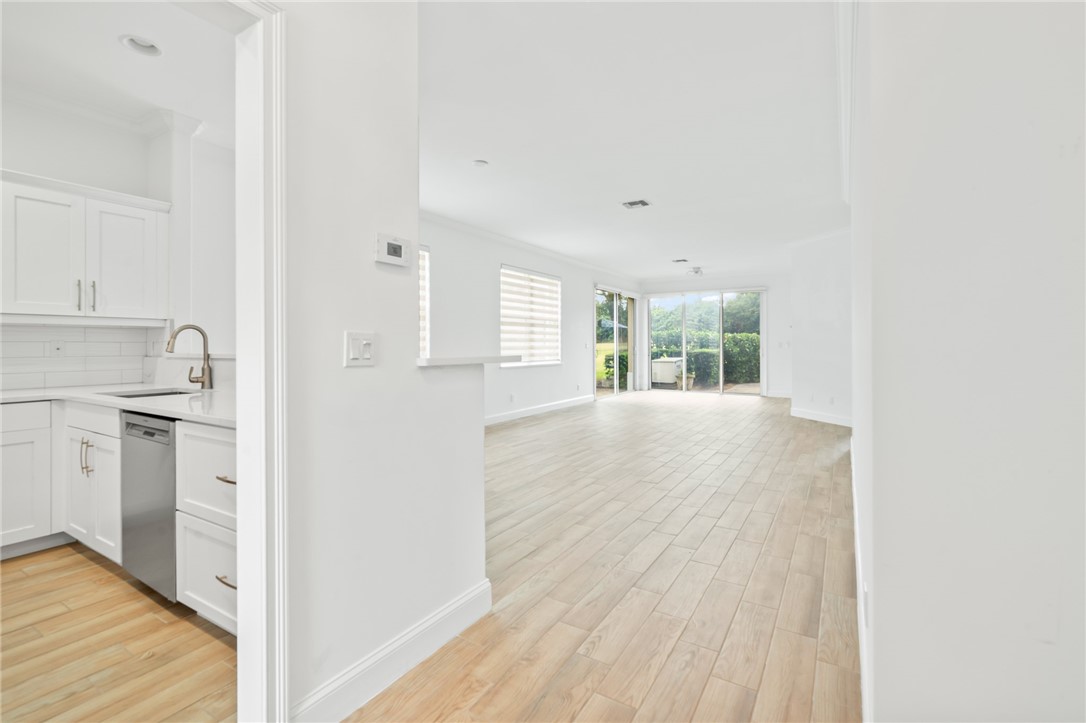1255 Saint Georges Lane
