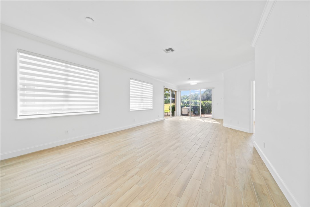 1255 Saint Georges Lane