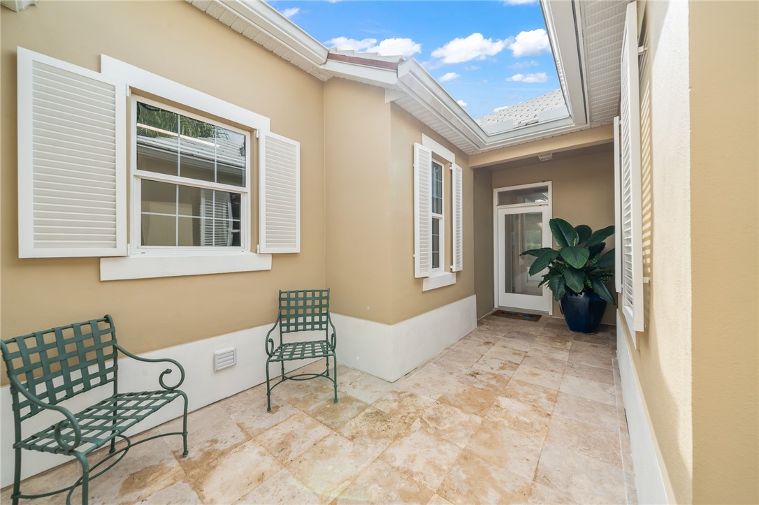 1255 Saint Georges Lane