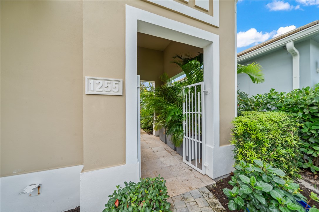 1255 Saint Georges Lane