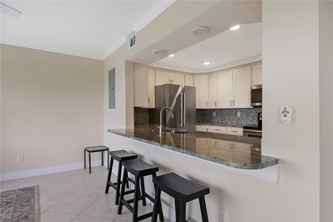1700 Ocean Drive 204