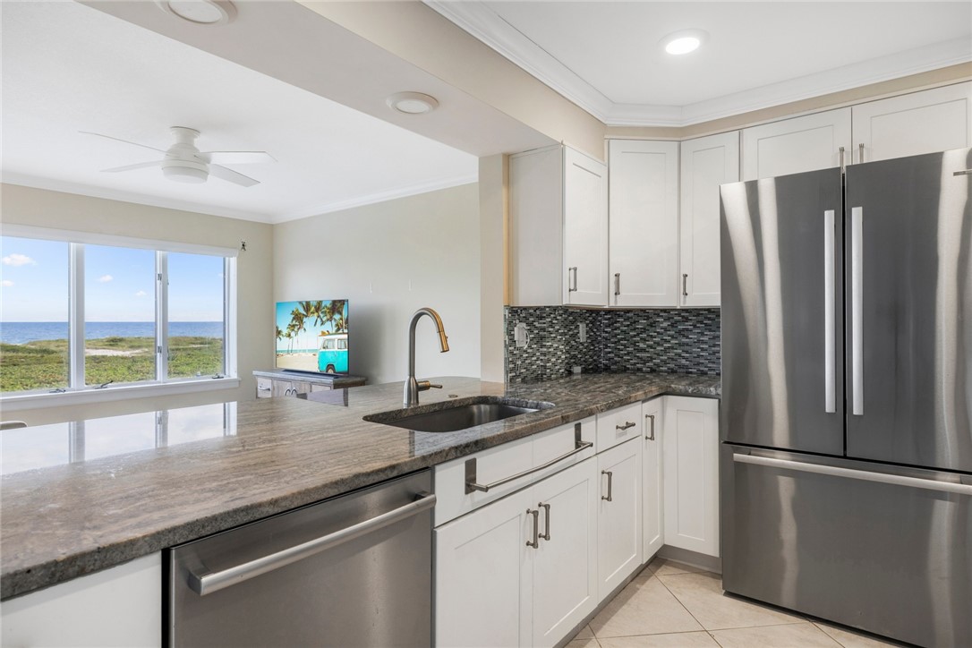 1700 Ocean Drive 204