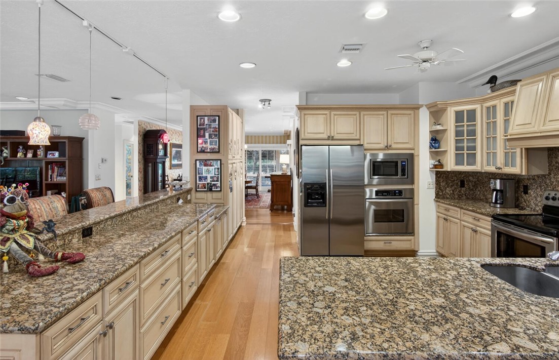 5985 Clubhouse Drive