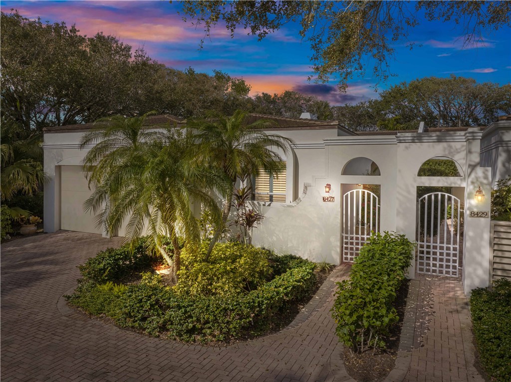 8427 Sabal Palm Court 8427