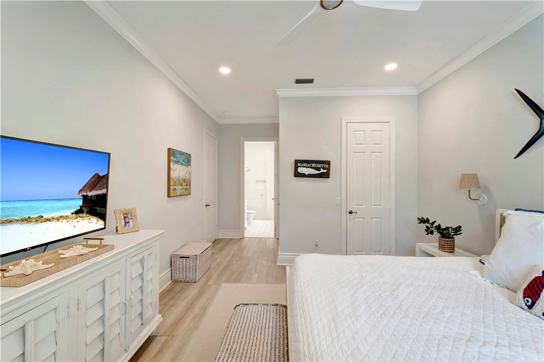 8427 Sabal Palm Court 8427
