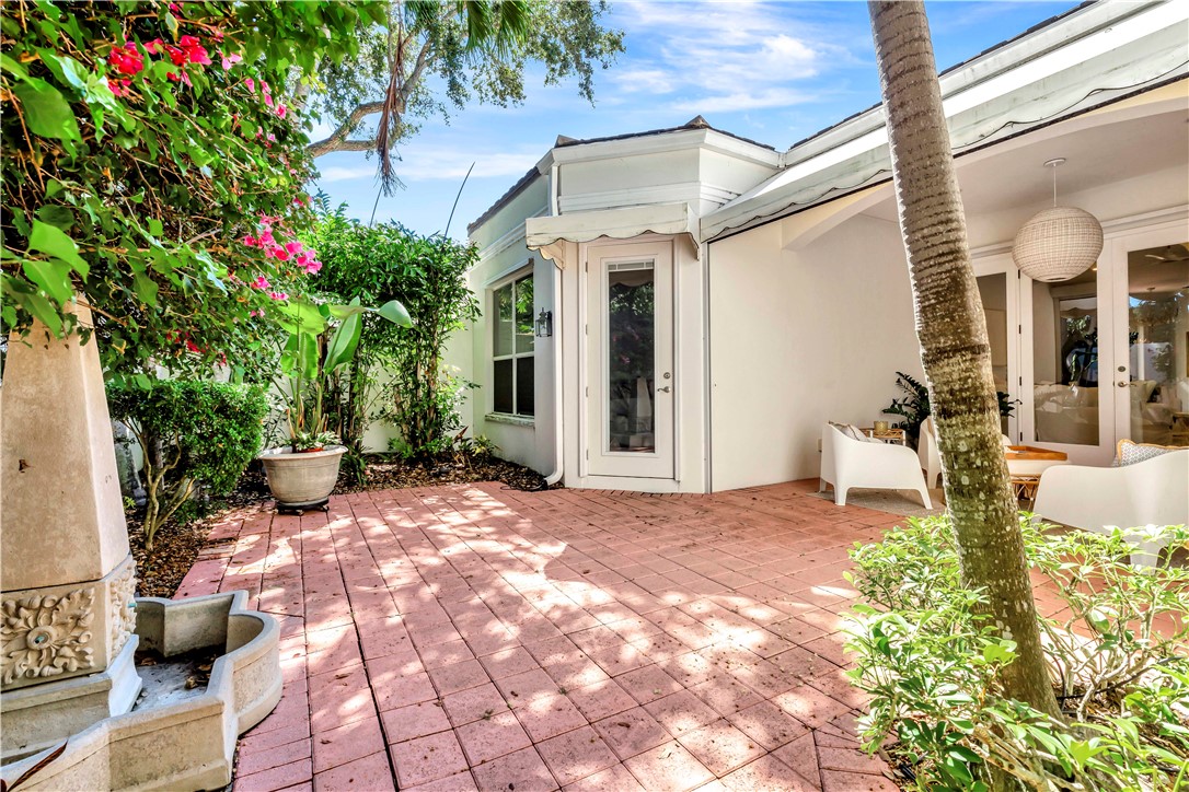 8427 Sabal Palm Court 8427