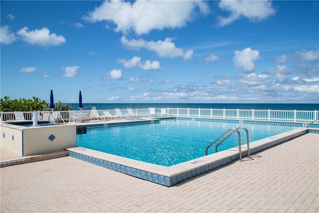 8427 Sabal Palm Court 8427