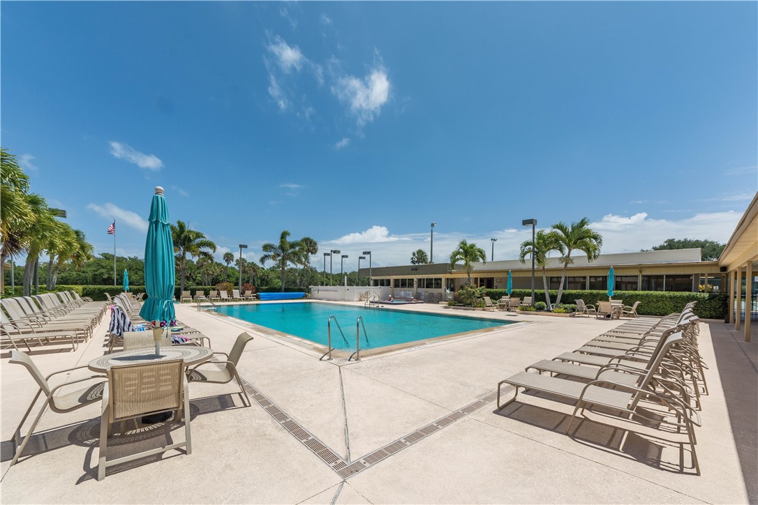 31 Vista Gardens Trail 205