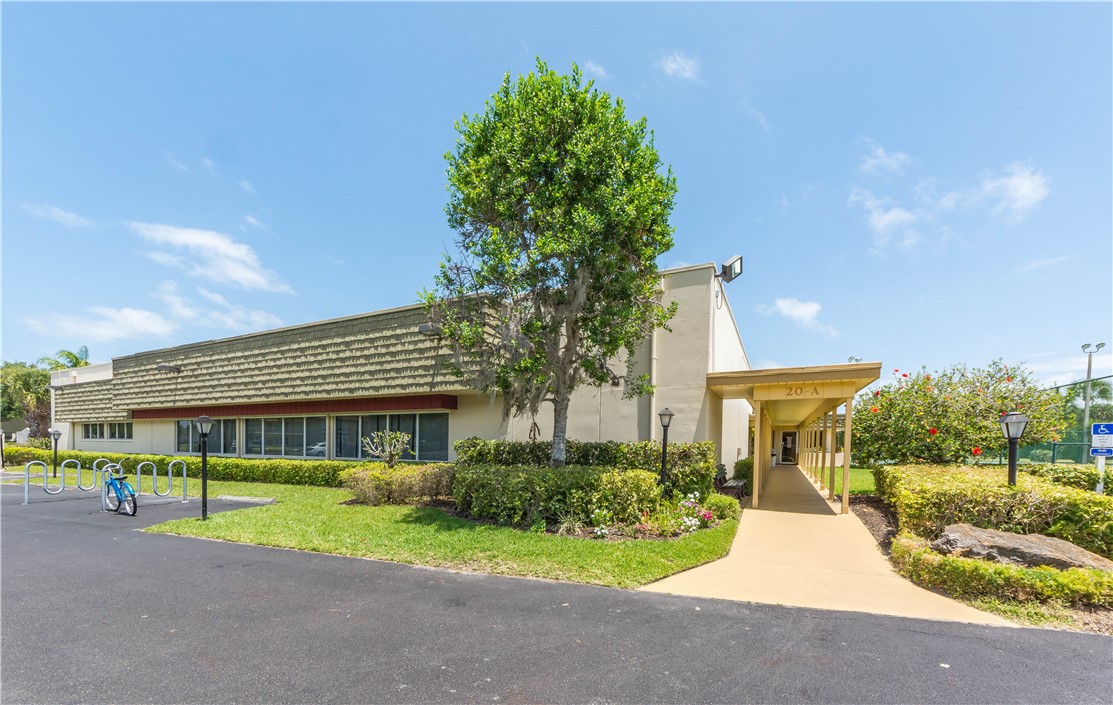 31 Vista Gardens Trail 205