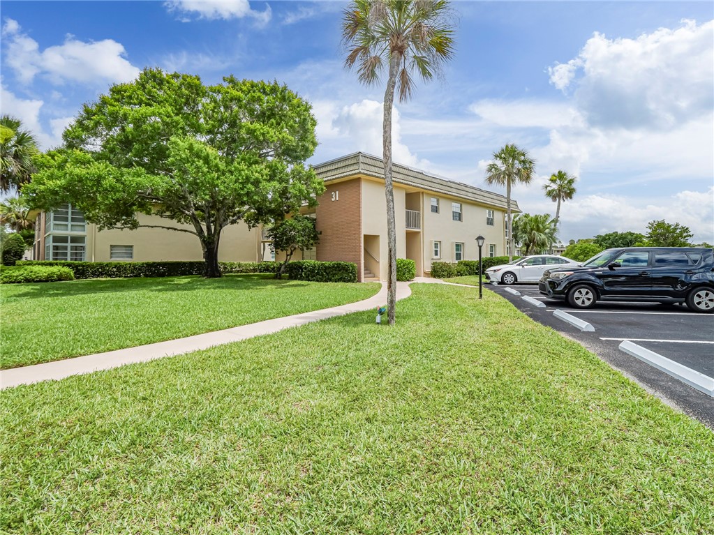 31 Vista Gardens Trail 205
