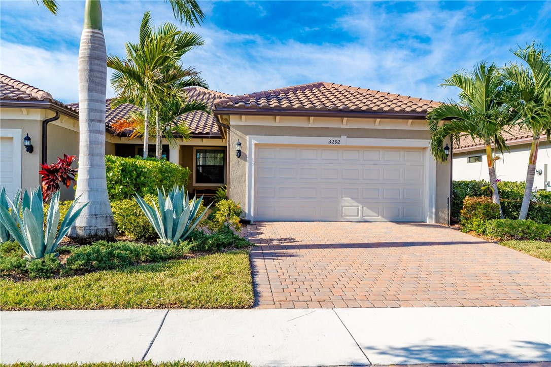 5292 Unity Square