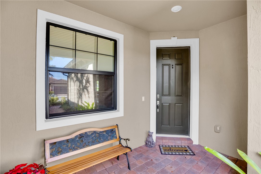 5292 Unity Square