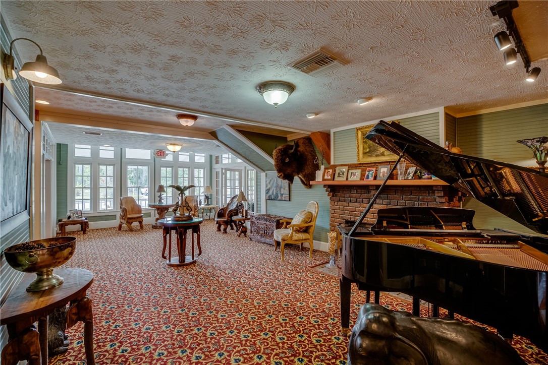 107 N Broadway Street