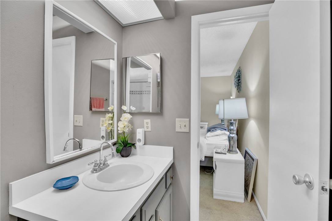 2 Vista Gardens Trail 202