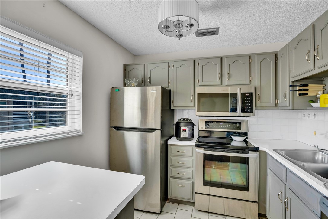 2 Vista Gardens Trail 202