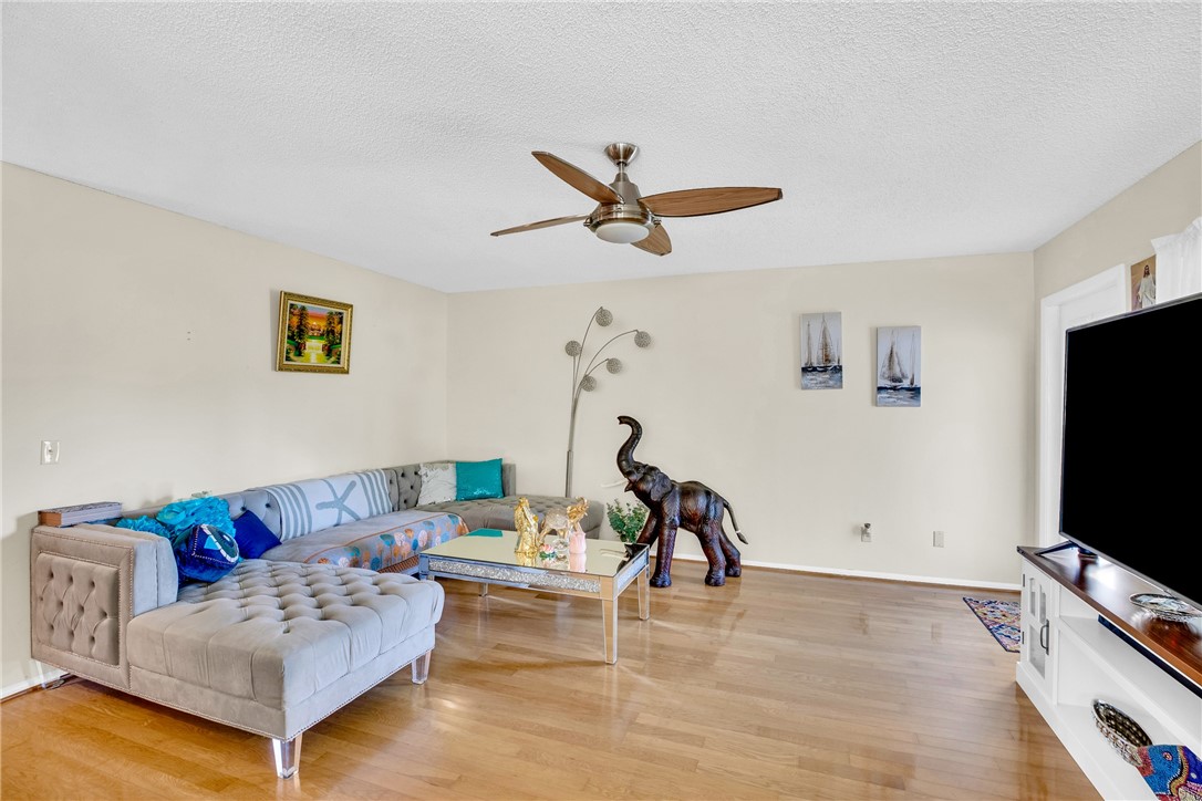 2 Vista Gardens Trail 202