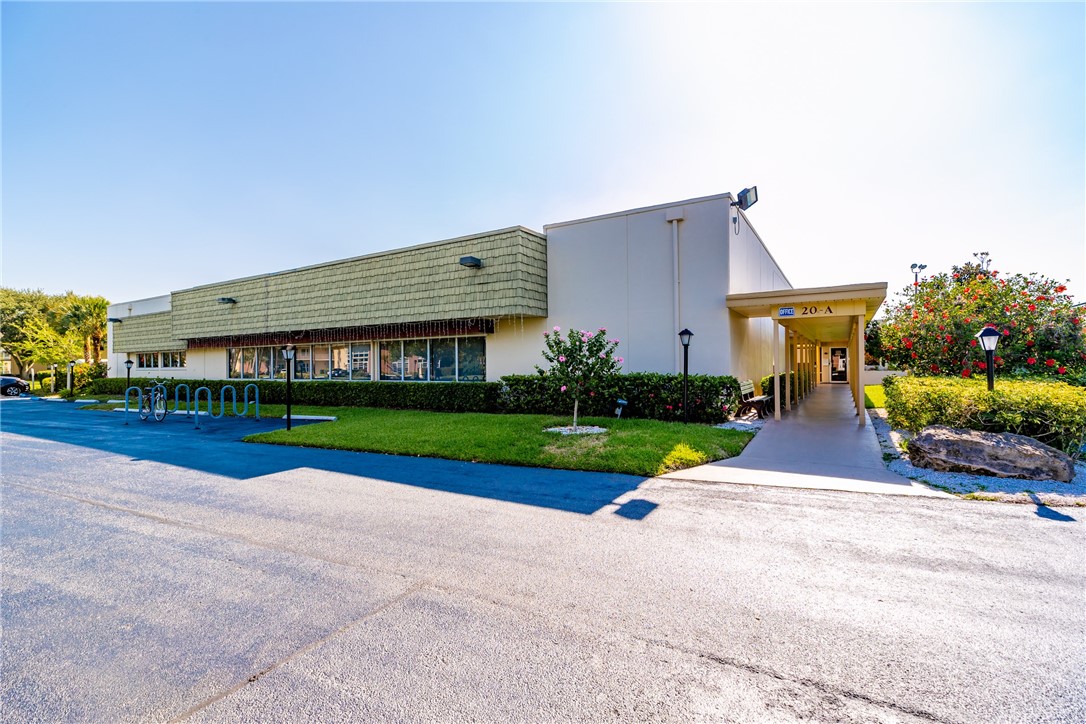 2 Vista Gardens Trail 202