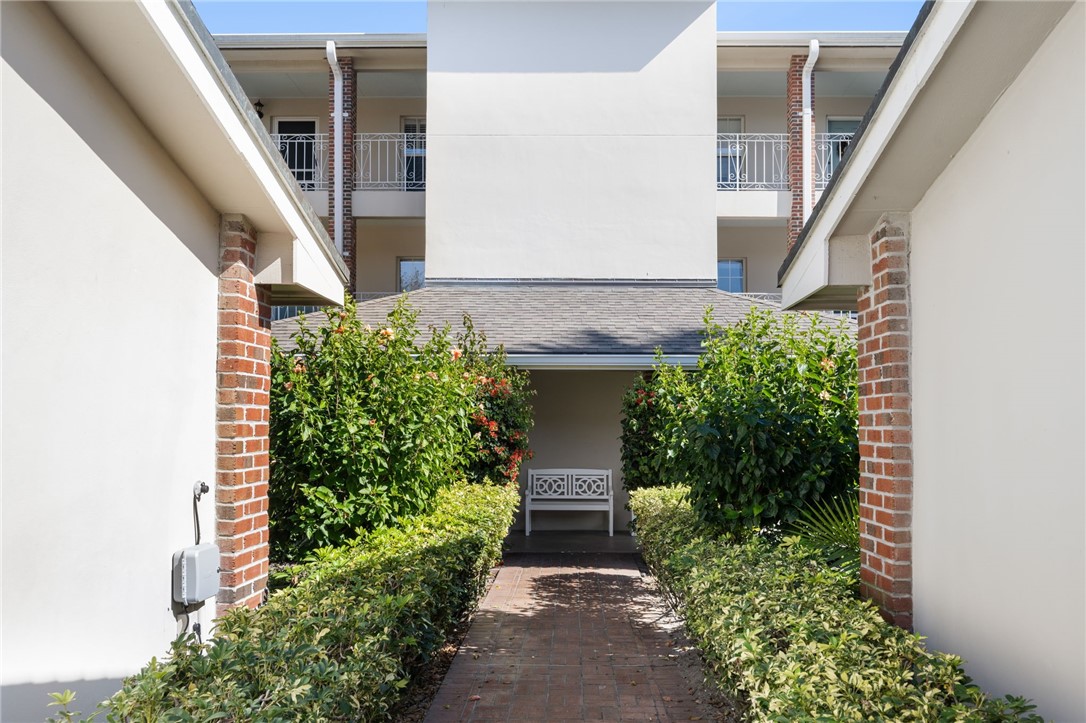 109 W Park Shores Circle 36