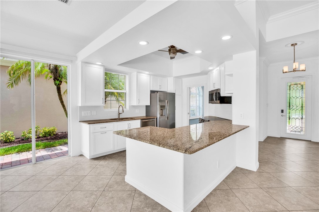 5282 Eleuthra Circle