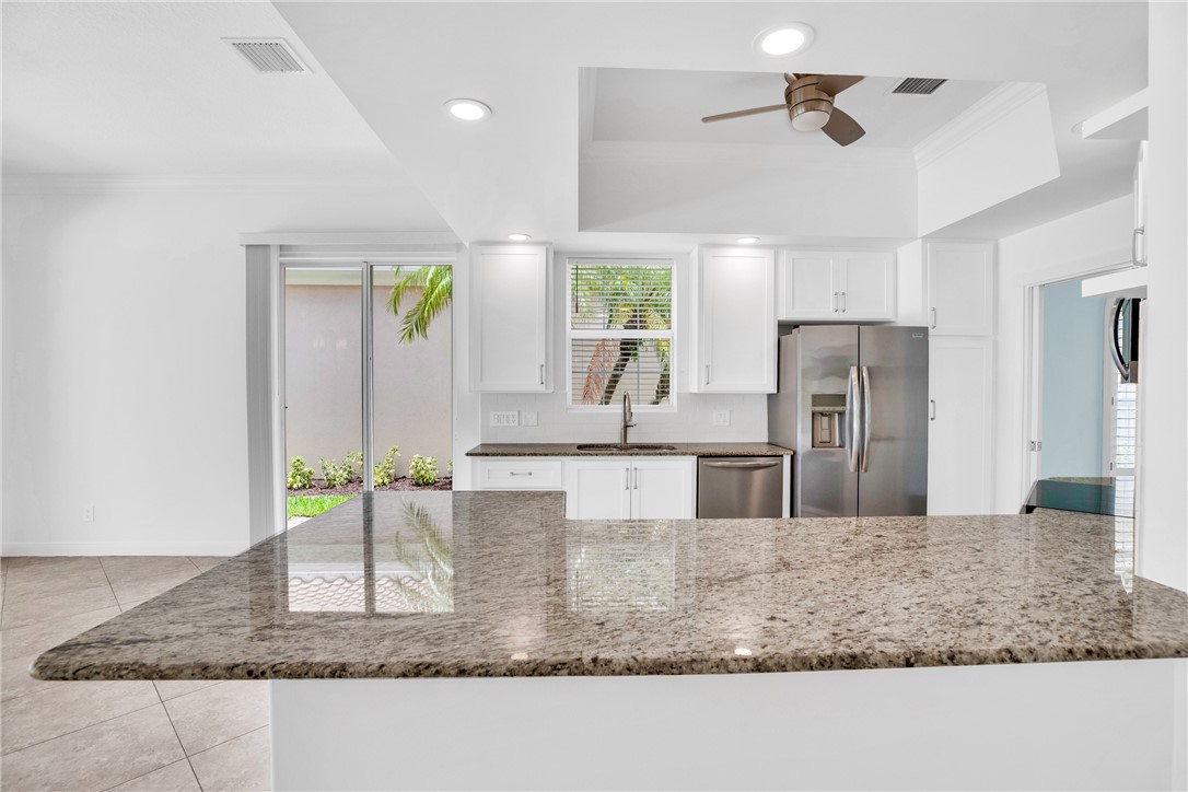 5282 Eleuthra Circle