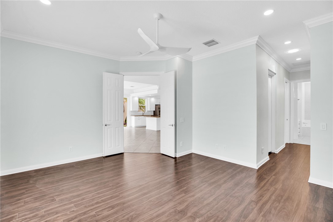 5282 Eleuthra Circle