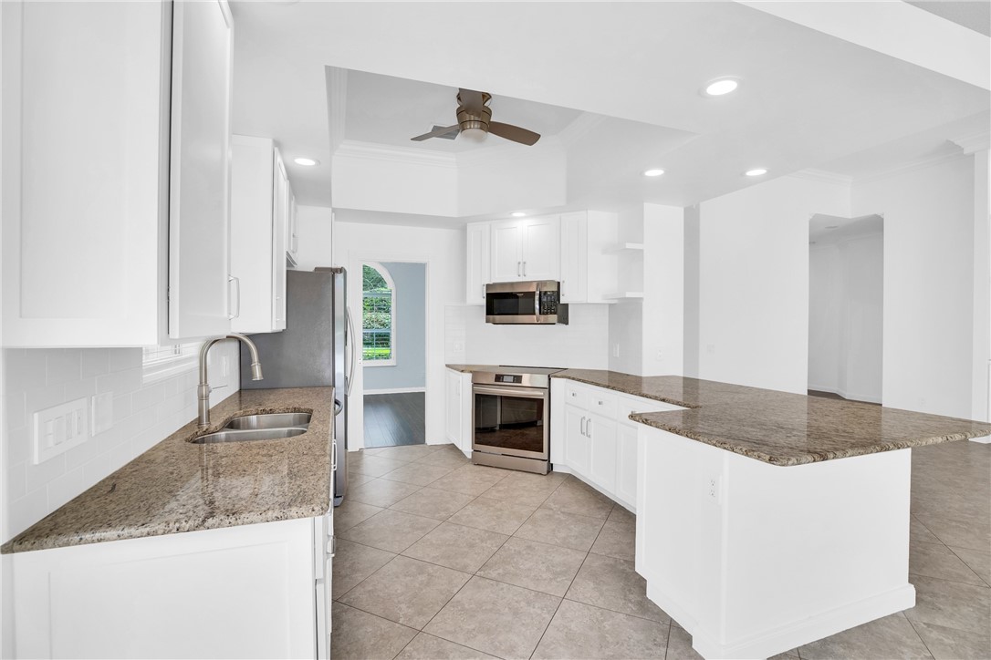 5282 Eleuthra Circle