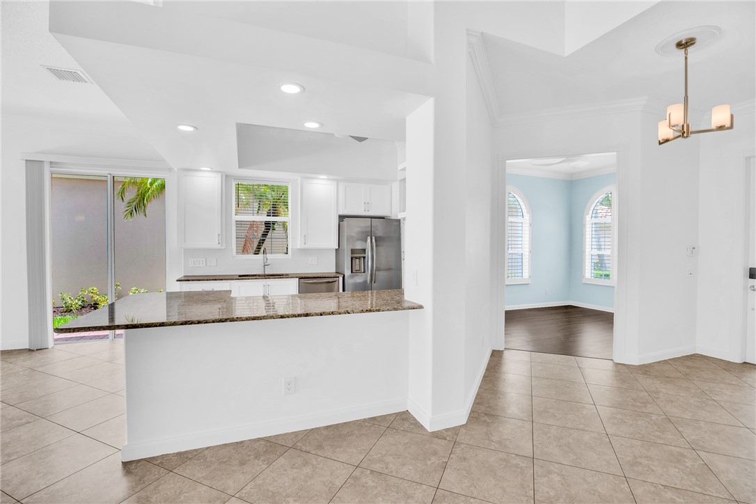 5282 Eleuthra Circle