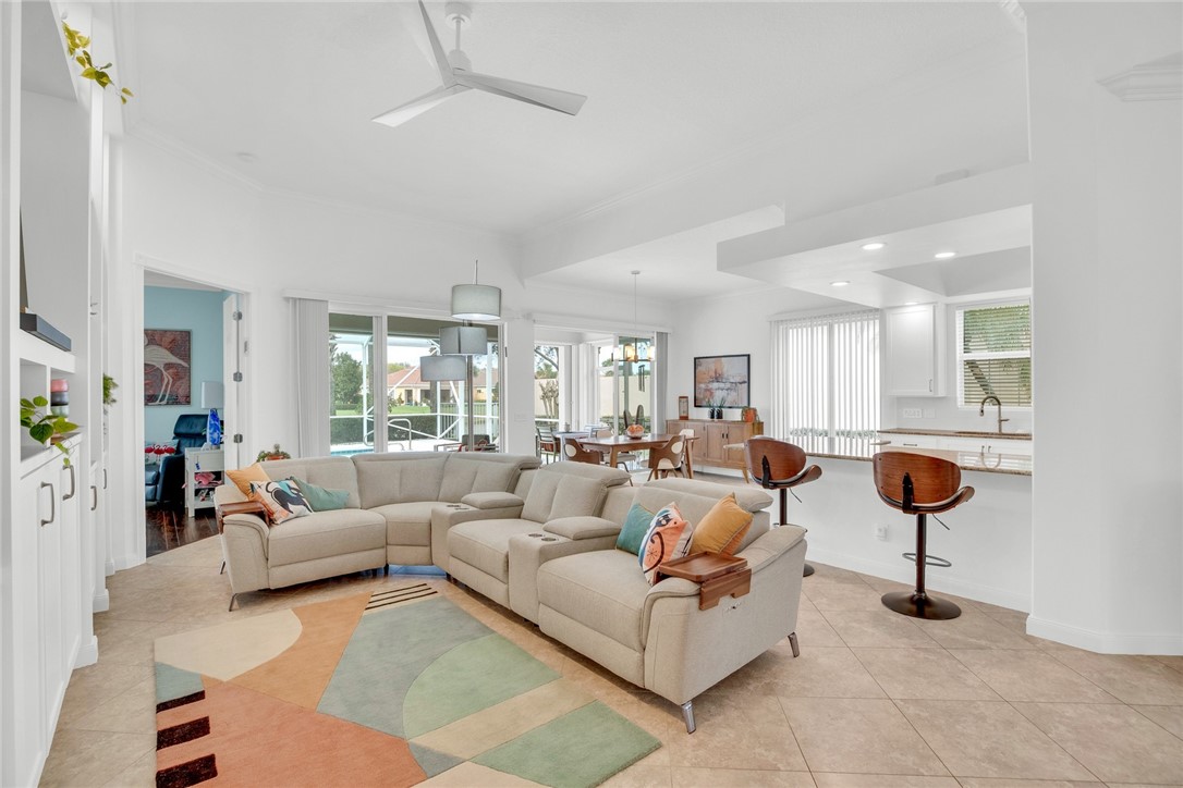 5282 Eleuthra Circle