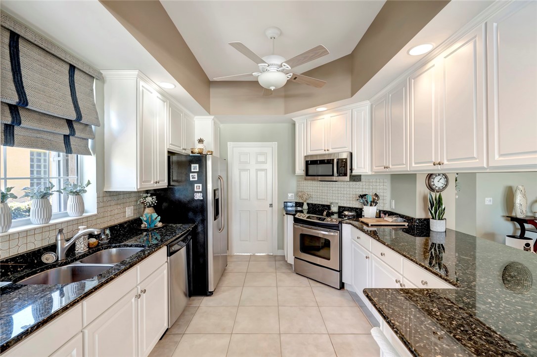 5227 Eleuthra Circle