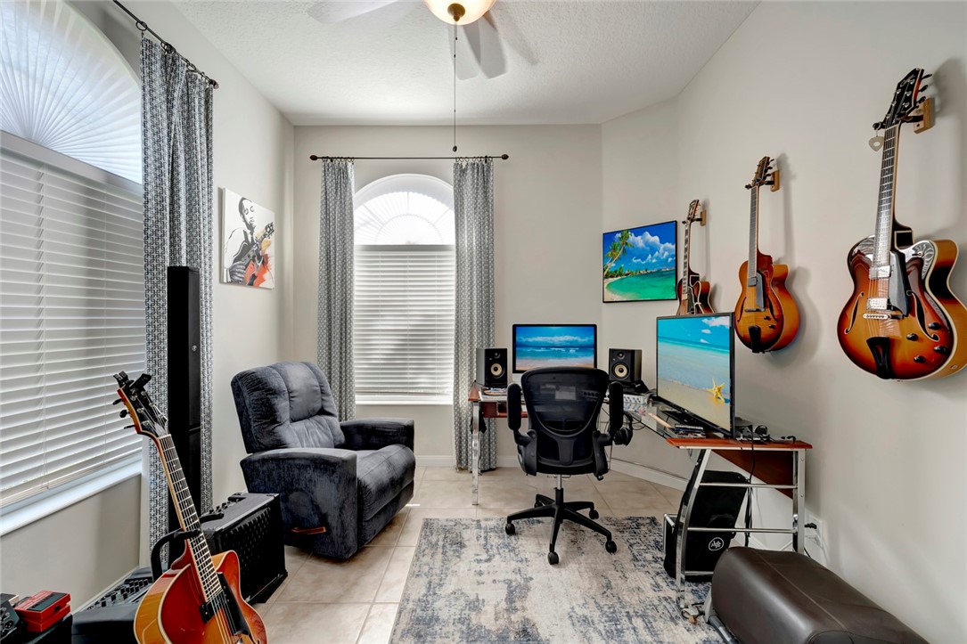 5227 Eleuthra Circle