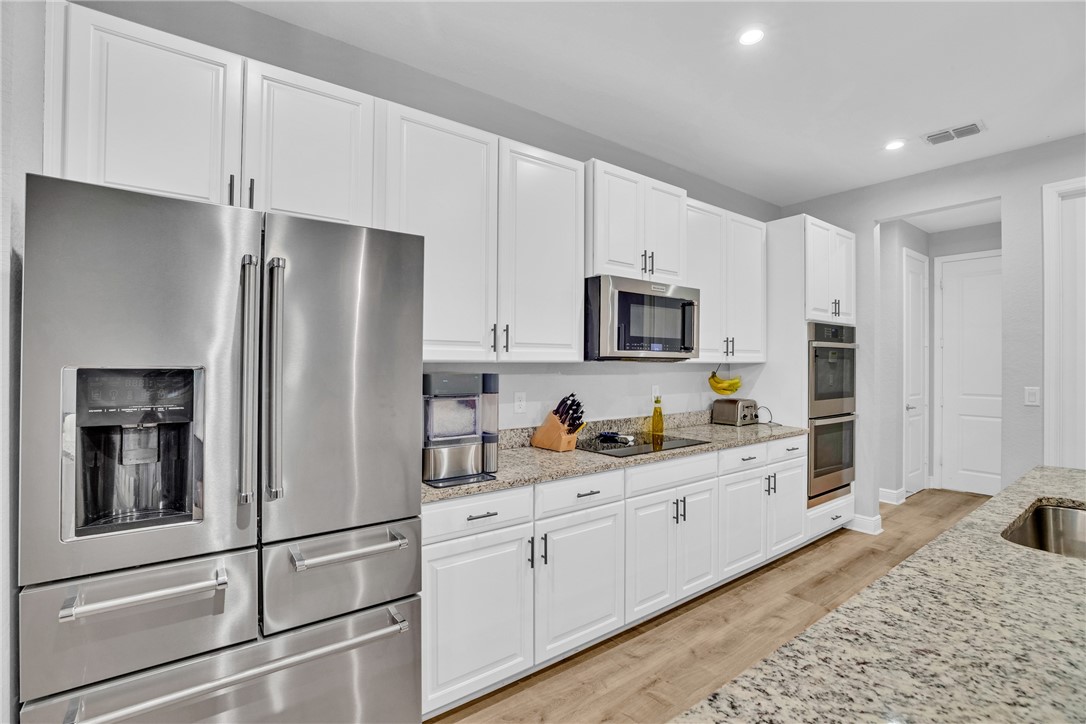 6213 Arcadia Square