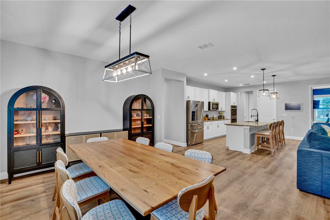 6213 Arcadia Square