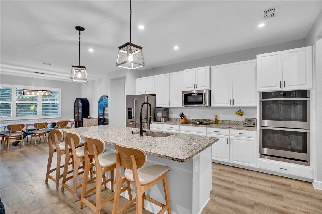 6213 Arcadia Square