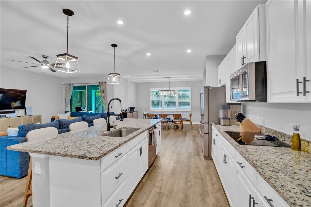 6213 Arcadia Square