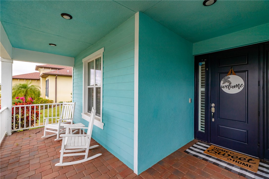 6213 Arcadia Square