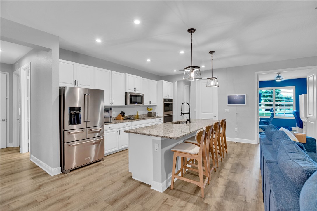 6213 Arcadia Square