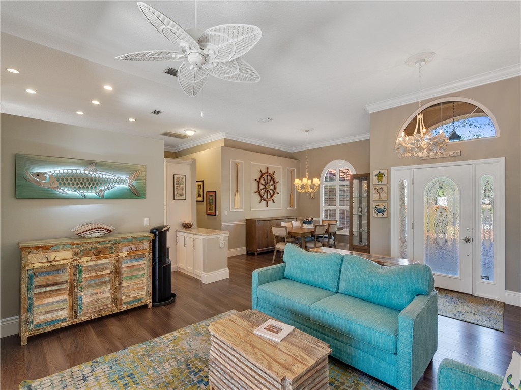 469 SW Sanctuary Place