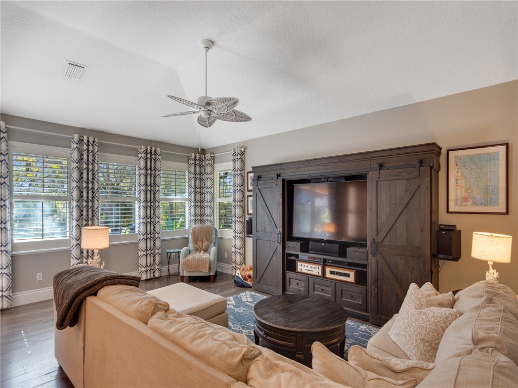 469 SW Sanctuary Place