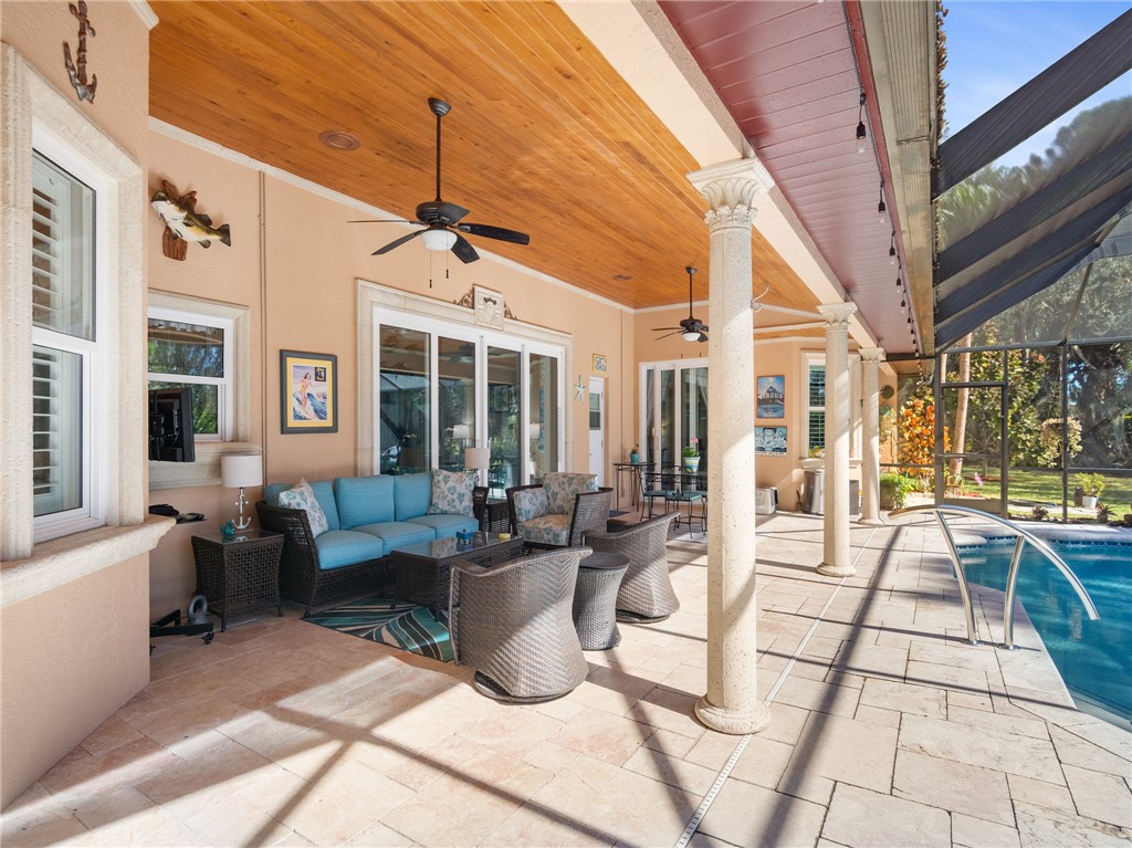 469 SW Sanctuary Place