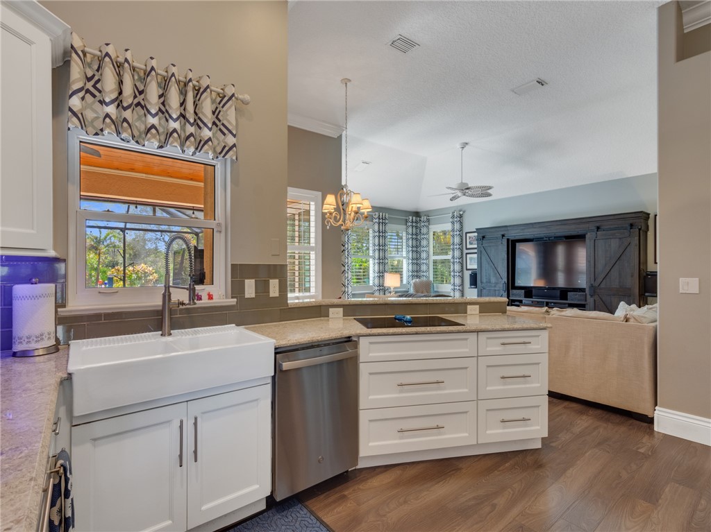 469 SW Sanctuary Place