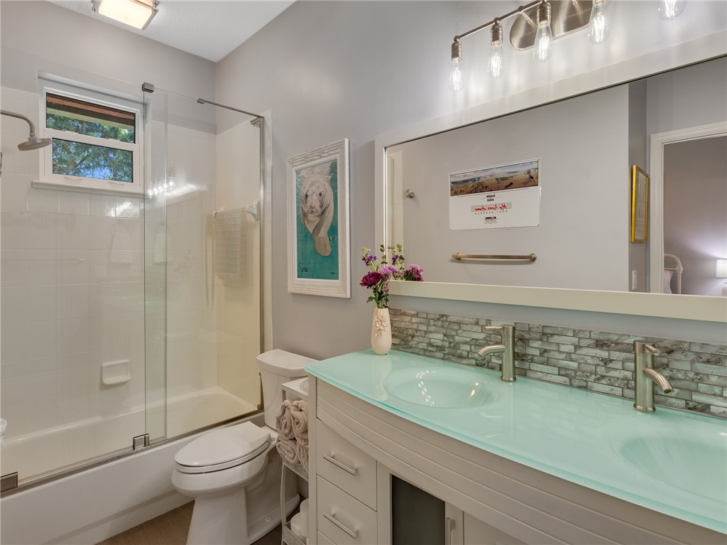 469 SW Sanctuary Place